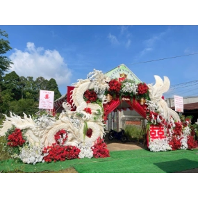 cổng rồng phụng xốp màu kem 