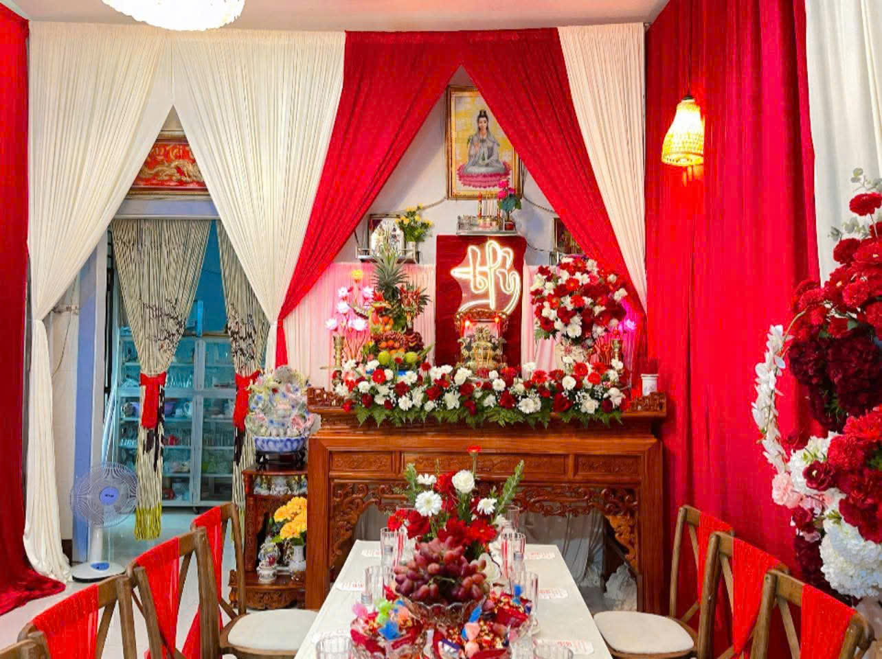 TRANG TRÍ GIA TIÊN TONE ĐỎ ĐẸP