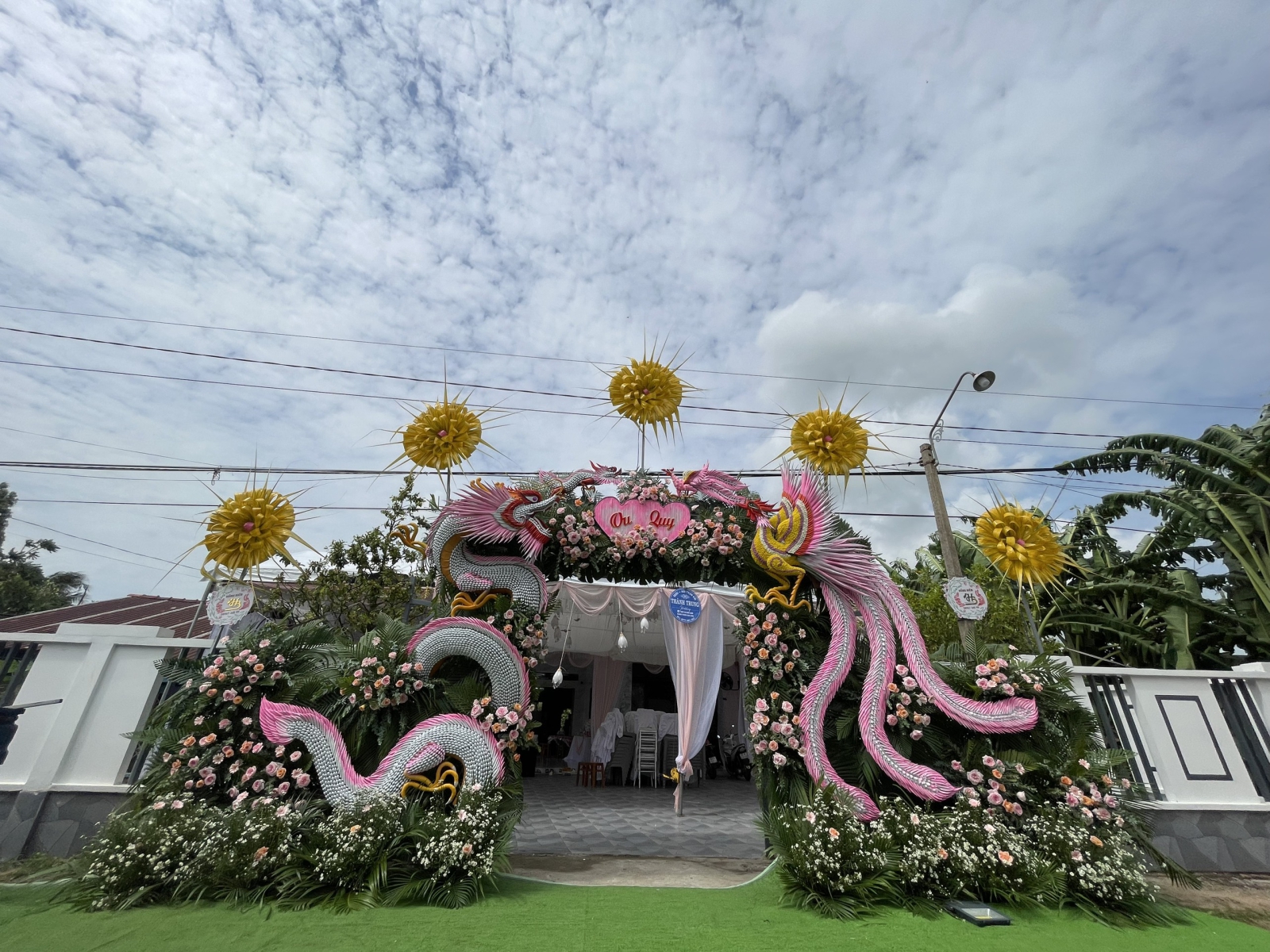 cổng rồng phụng tone hồng xinh