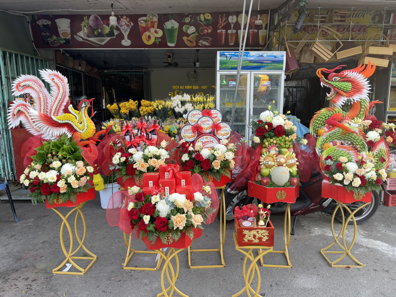 6 MÂM ĐỎ