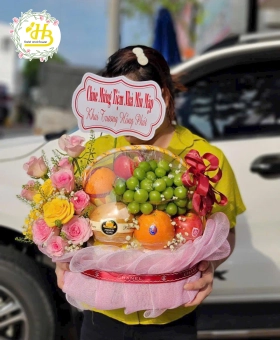 GIỎ TRÁI CÂY VS HOA TƯƠI