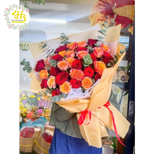 BÓ HOA HỒNG  ĐỎ GIẤY VÀNG (HỒNG BIÊN CAO LÃNH ĐỒNG THÁP: CỔNG RỒNG PHỤNG - MÂM QUẢ - HOA TƯƠI)